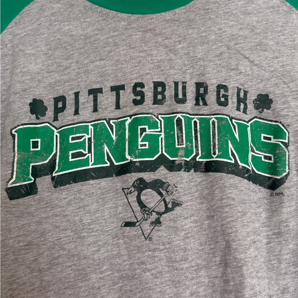 EUC Men’s L NHL Pittsburgh Penguins long-sleeve raglan t-shirt - Picture 2 of 3